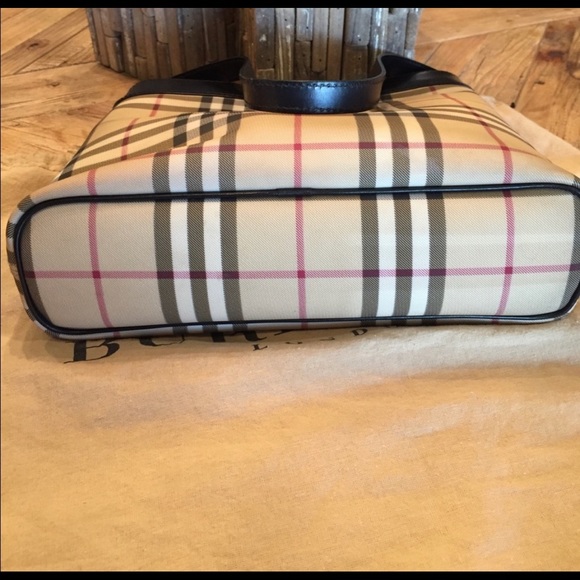 SOLD Authentic Burberry bag - Picture 6 of 8